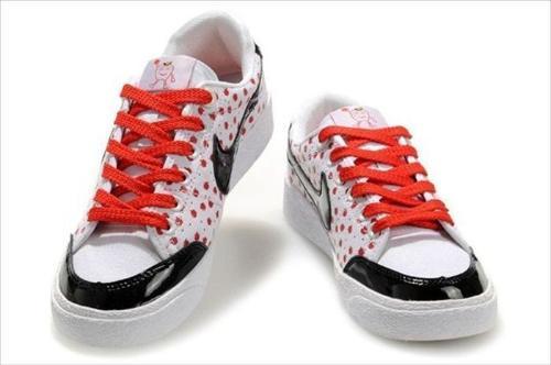 aj鞋女吃瓜,一场关于潮流与话题的“吃瓜”盛宴-第1张图片-网曝911黑料热点事件 aj鞋女吃瓜,一场关于潮流与话题的“吃瓜”盛宴-第1张图片-网曝911黑料热点事件