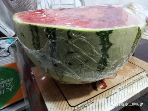 银川男孩吃瓜,吃瓜瞬间引发网友热议-第2张图片-网曝911黑料热点事件 银川男孩吃瓜,吃瓜瞬间引发网友热议-第2张图片-网曝911黑料热点事件