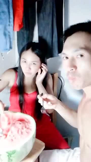 怎样吃情侣的瓜,揭秘情侣们的甜蜜瓜分之道-第3张图片-网曝911黑料热点事件 怎样吃情侣的瓜,揭秘情侣们的甜蜜瓜分之道-第3张图片-网曝911黑料热点事件