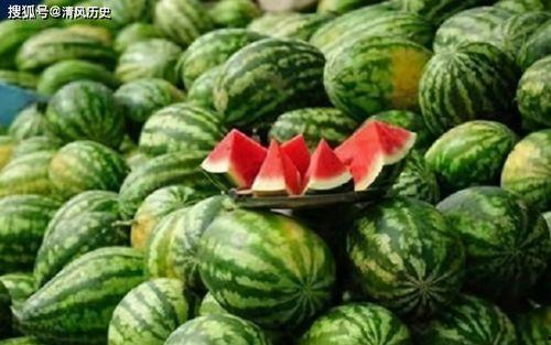 哪能看吃瓜,揭秘“吃瓜”背后的娱乐现象与社会影响-第2张图片-网曝911黑料热点事件 哪能看吃瓜,揭秘“吃瓜”背后的娱乐现象与社会影响-第2张图片-网曝911黑料热点事件