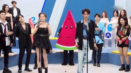 跳舞的吃瓜,一场别开生面的舞蹈盛宴-第1张图片-网曝911黑料热点事件 跳舞的吃瓜,一场别开生面的舞蹈盛宴-第1张图片-网曝911黑料热点事件