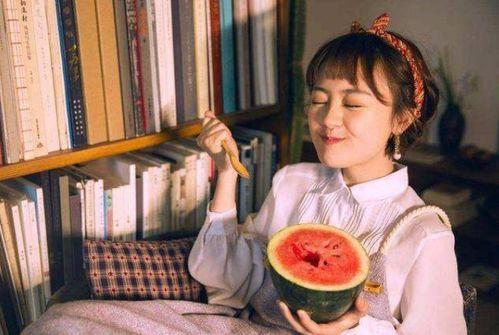 和服女孩吃瓜曝光,网络曝光引发热议-第3张图片-网曝911黑料热点事件 和服女孩吃瓜曝光,网络曝光引发热议-第3张图片-网曝911黑料热点事件