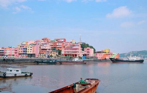 温岭石塘吃瓜,夏日炎炎,瓜香四溢的休闲时光-第1张图片-网曝911黑料热点事件 温岭石塘吃瓜,夏日炎炎,瓜香四溢的休闲时光-第1张图片-网曝911黑料热点事件