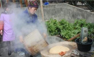 温岭石塘吃瓜,夏日炎炎,瓜香四溢的休闲时光-第2张图片-网曝911黑料热点事件 温岭石塘吃瓜,夏日炎炎,瓜香四溢的休闲时光-第2张图片-网曝911黑料热点事件