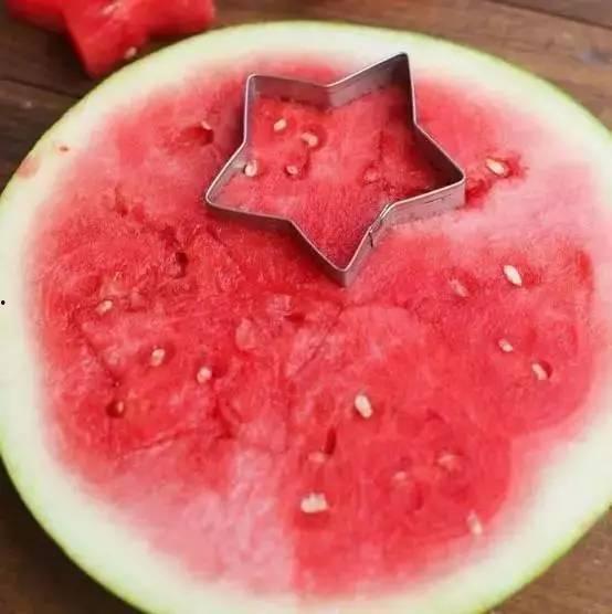 字谜吃瓜吐籽儿,揭秘吃瓜吐籽儿的趣味生活-第2张图片-网曝911黑料热点事件