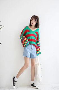 吃瓜打毛衣,趣味生活两不误-第1张图片-网曝911黑料热点事件