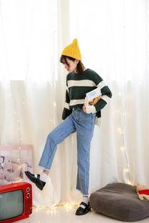 吃瓜打毛衣,趣味生活两不误-第2张图片-网曝911黑料热点事件